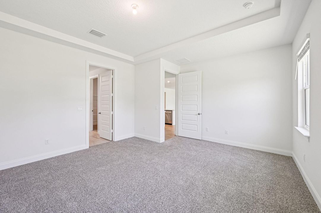 合同活跃: $457,140 (3 贝兹, 2 浴室, 2181 平方英尺)