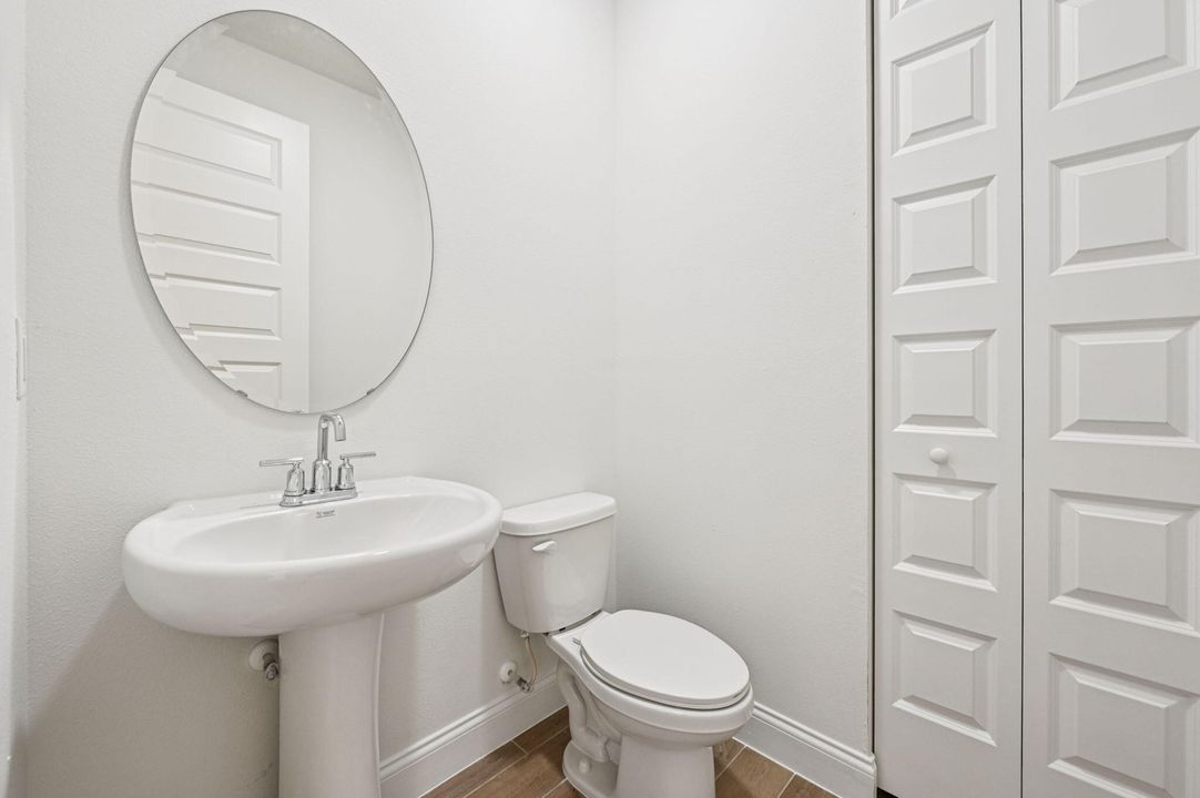 合同活跃: $457,140 (3 贝兹, 2 浴室, 2181 平方英尺)