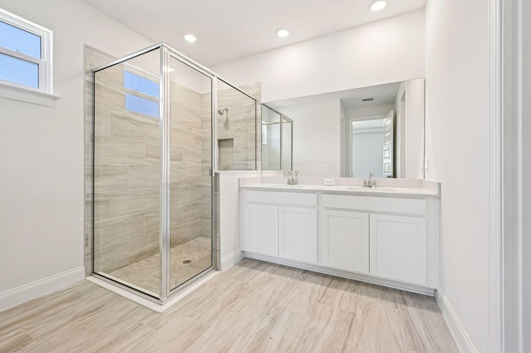 合同活跃: $457,140 (3 贝兹, 2 浴室, 2181 平方英尺)