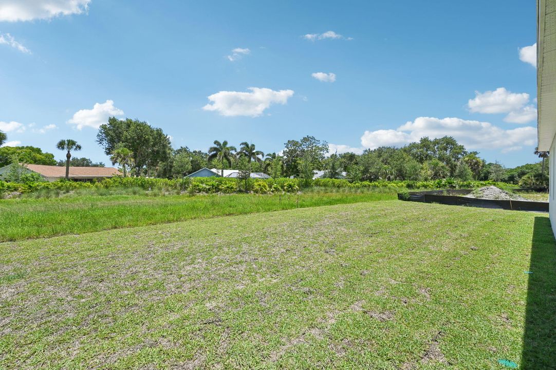 合同活跃: $457,140 (3 贝兹, 2 浴室, 2181 平方英尺)