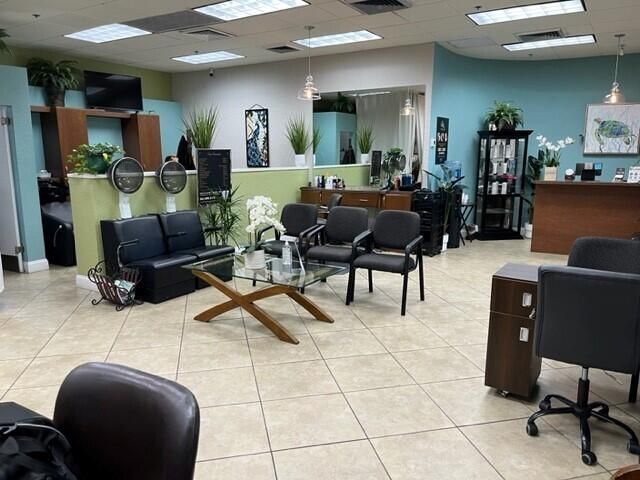 For Sale: $99,000 (1 beds, 1 baths, 760 Square Feet)