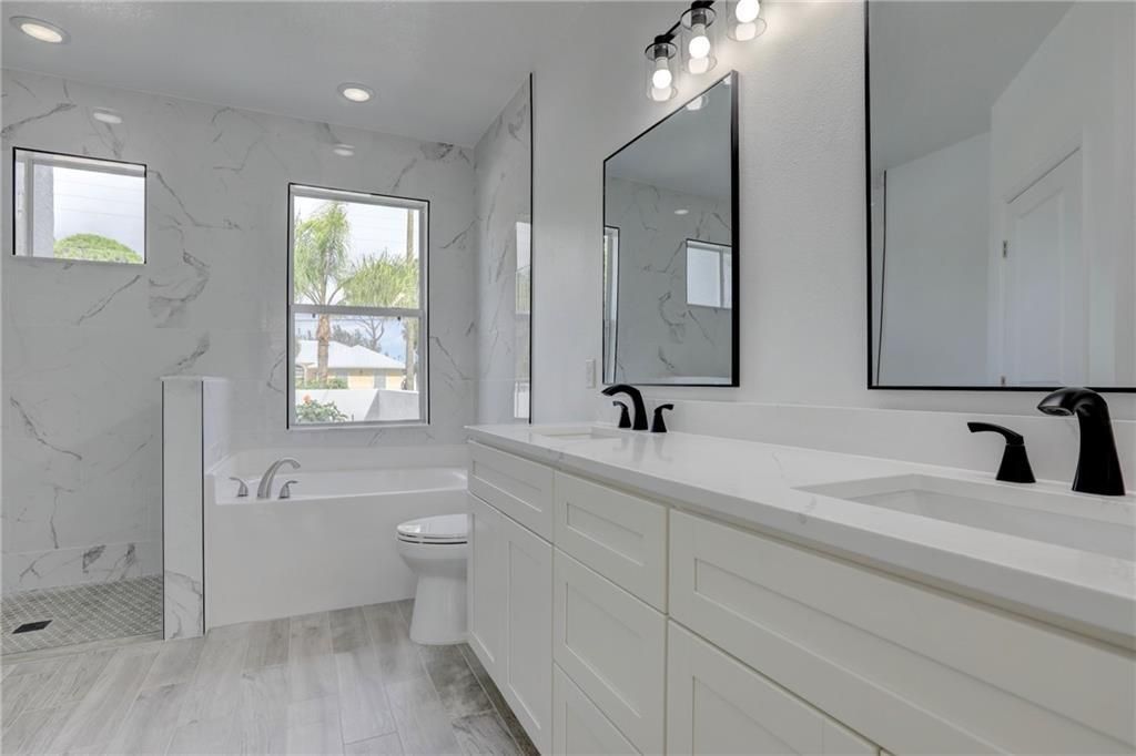 合同活跃: $390,000 (3 贝兹, 2 浴室, 1645 平方英尺)