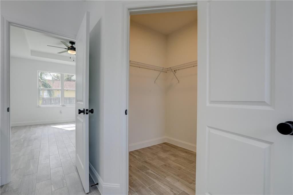 合同活跃: $390,000 (3 贝兹, 2 浴室, 1645 平方英尺)