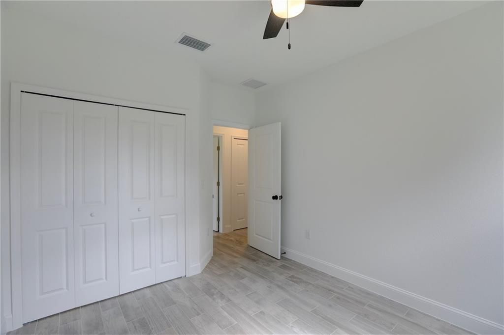 合同活跃: $390,000 (3 贝兹, 2 浴室, 1645 平方英尺)