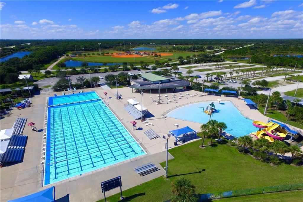 合同活跃: $390,000 (3 贝兹, 2 浴室, 1645 平方英尺)