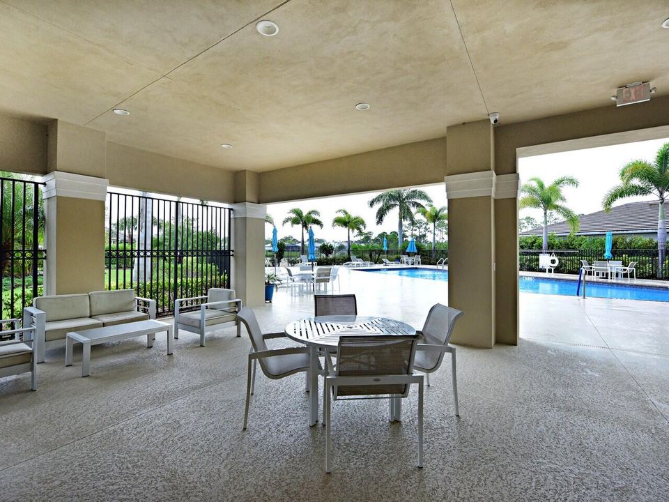 Activo con contrato: $525,000 (3 camas, 2 baños, 1808 Pies cuadrados)