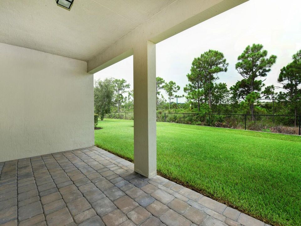 Activo con contrato: $525,000 (3 camas, 2 baños, 1808 Pies cuadrados)