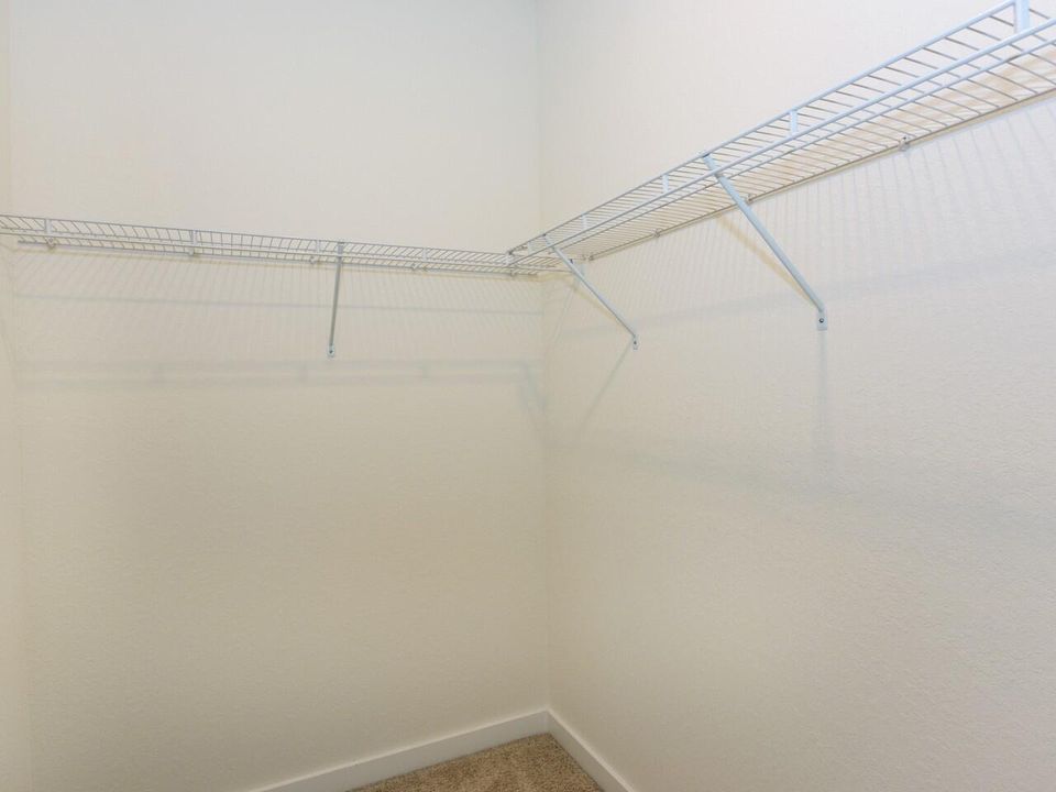 Activo con contrato: $525,000 (3 camas, 2 baños, 1808 Pies cuadrados)