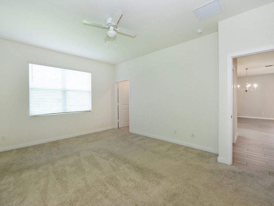 Activo con contrato: $525,000 (3 camas, 2 baños, 1808 Pies cuadrados)