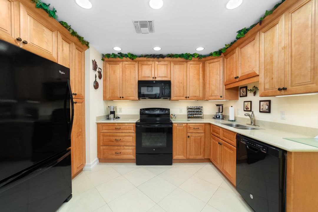 En Venta: $629,900 (3 camas, 2 baños, 1705 Pies cuadrados)