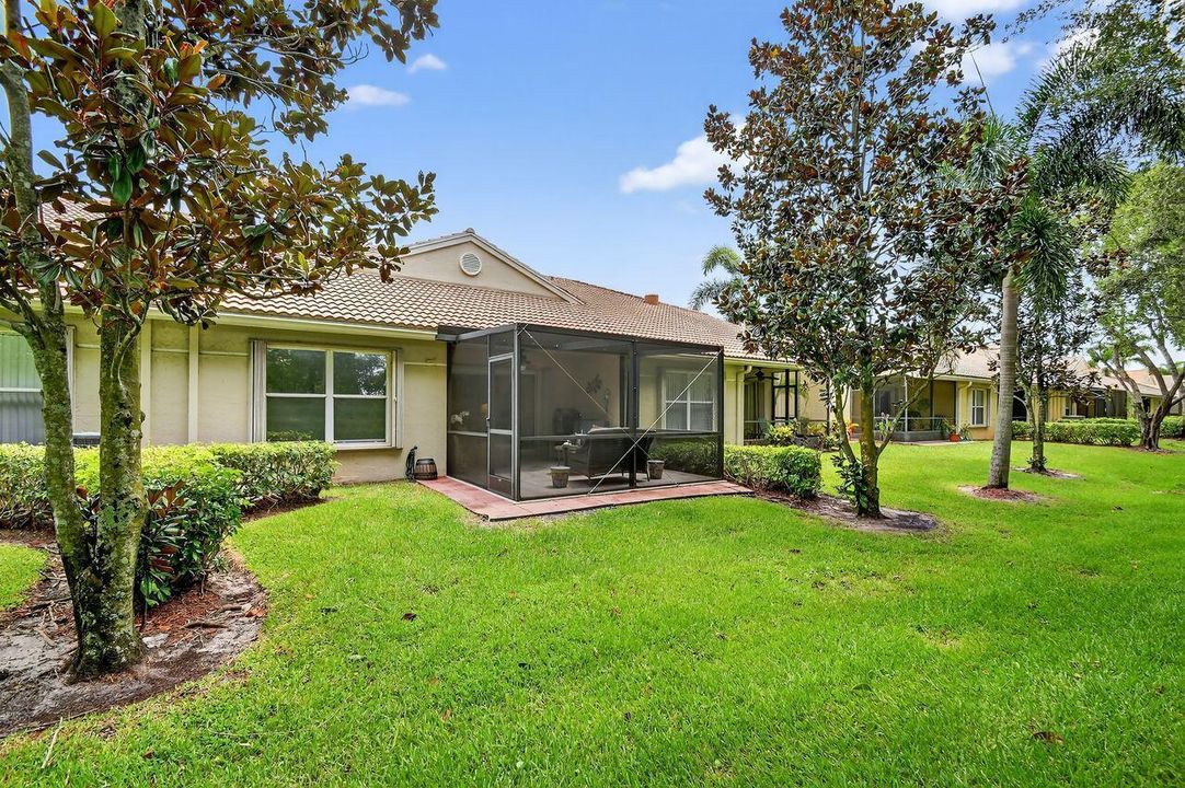 合同活跃: $375,000 (2 贝兹, 2 浴室, 1426 平方英尺)