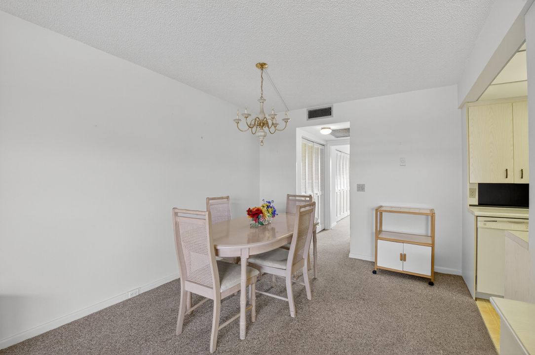 Active With Contract: $69,900 (1 beds, 1 baths, 738 Square Feet)