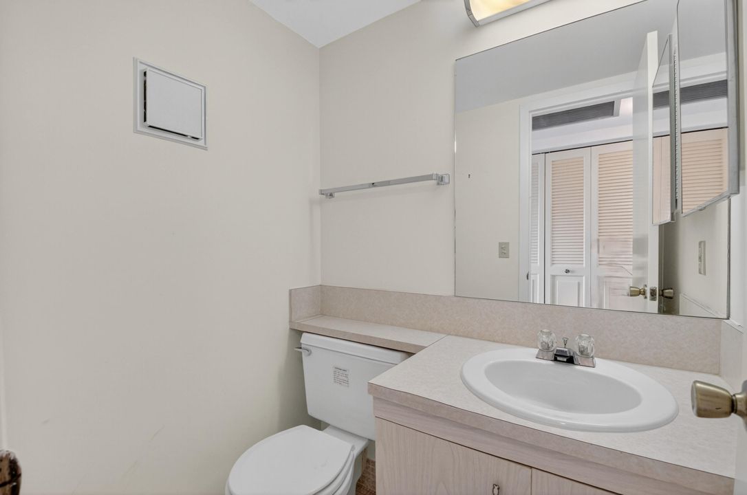 Active With Contract: $69,900 (1 beds, 1 baths, 738 Square Feet)