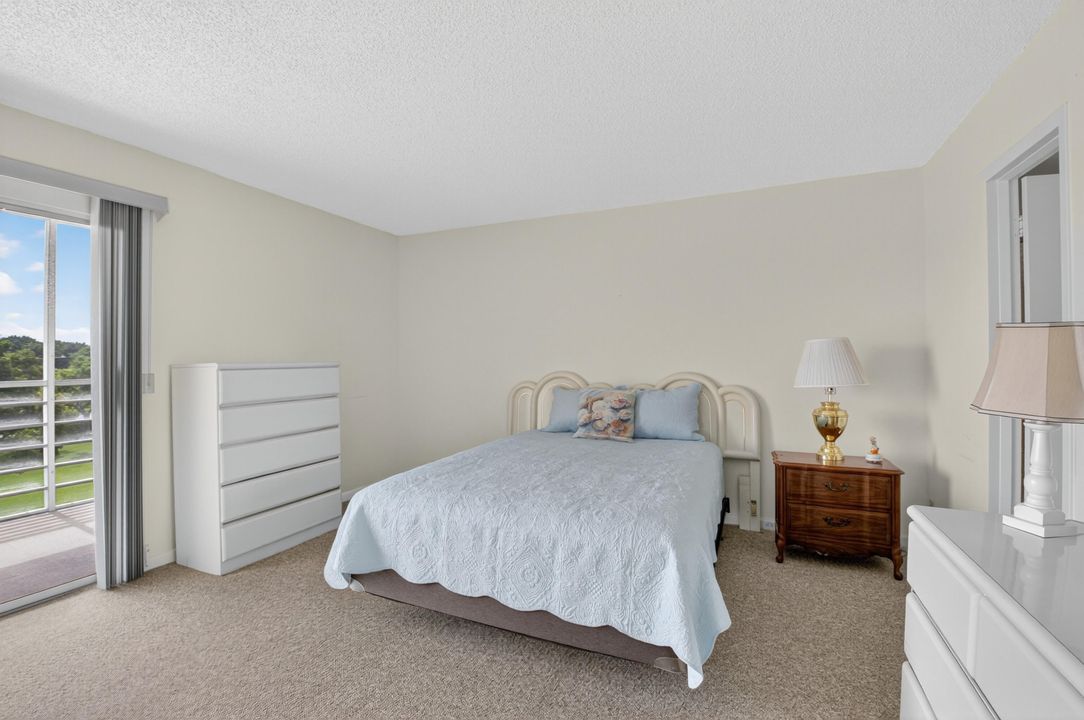 Active With Contract: $69,900 (1 beds, 1 baths, 738 Square Feet)