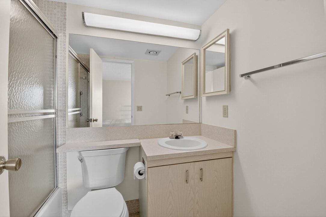 Active With Contract: $69,900 (1 beds, 1 baths, 738 Square Feet)