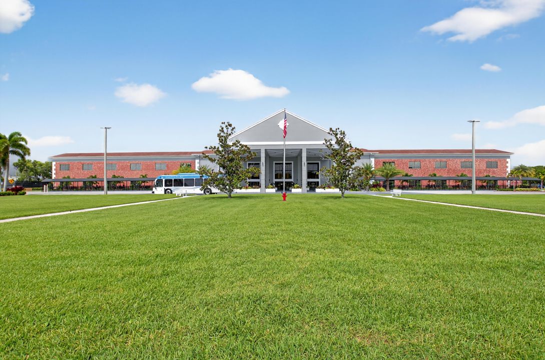 Active With Contract: $69,900 (1 beds, 1 baths, 738 Square Feet)