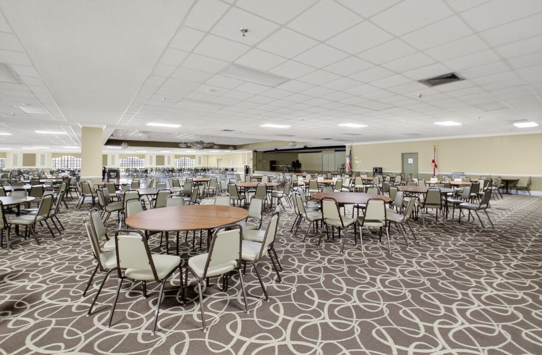 Active With Contract: $69,900 (1 beds, 1 baths, 738 Square Feet)