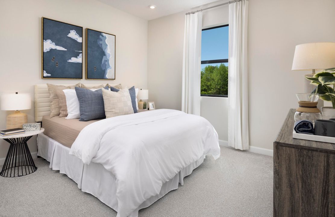 合同活跃: $413,290 (3 贝兹, 2 浴室, 1917 平方英尺)