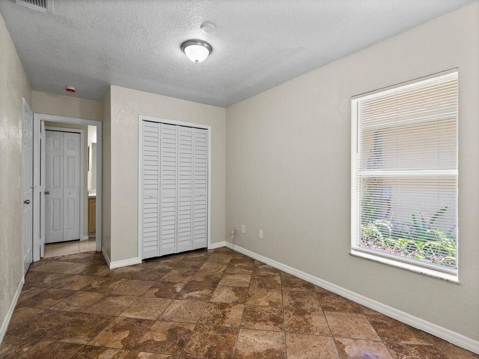 合同活跃: $224,900 (3 贝兹, 2 浴室, 1344 平方英尺)