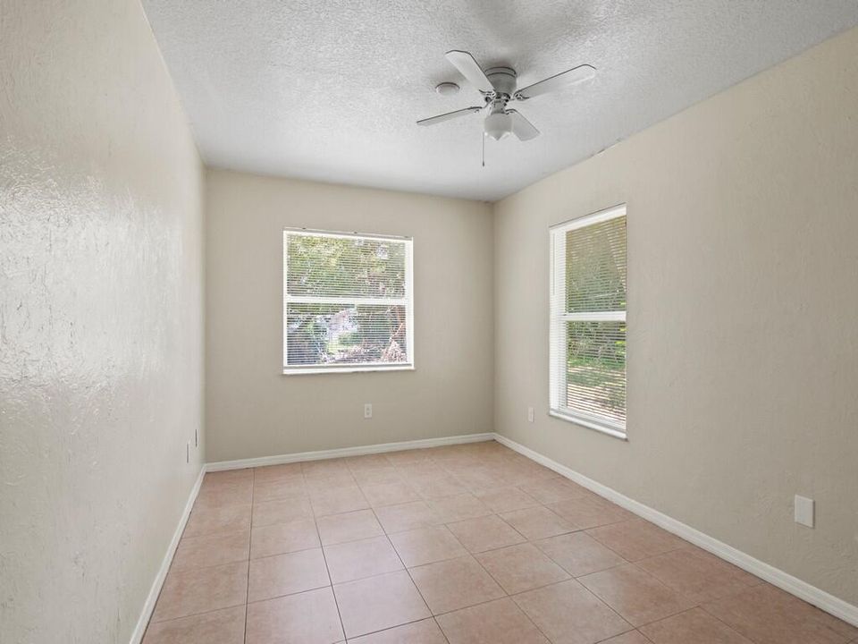 合同活跃: $224,900 (3 贝兹, 2 浴室, 1344 平方英尺)