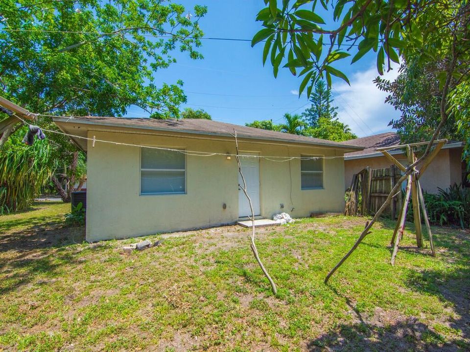 合同活跃: $224,900 (3 贝兹, 2 浴室, 1344 平方英尺)