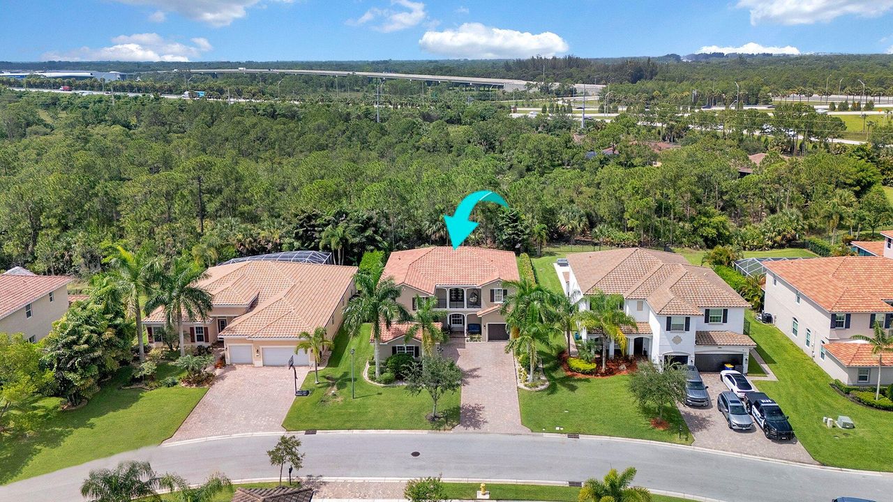 Activo con contrato: $875,000 (4 camas, 3 baños, 3410 Pies cuadrados)