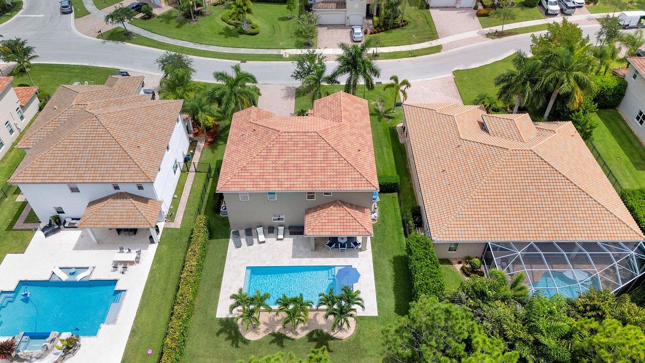 Activo con contrato: $875,000 (4 camas, 3 baños, 3410 Pies cuadrados)