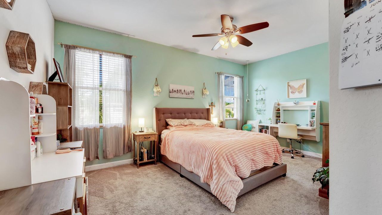 Activo con contrato: $875,000 (4 camas, 3 baños, 3410 Pies cuadrados)