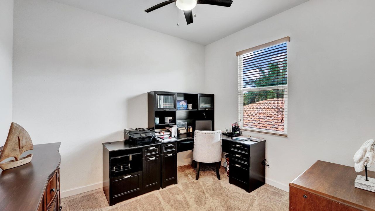 Activo con contrato: $875,000 (4 camas, 3 baños, 3410 Pies cuadrados)