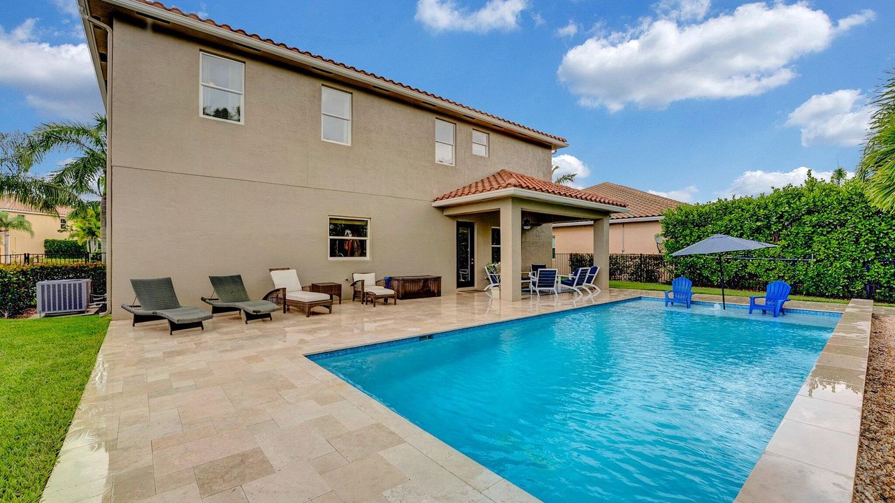 Activo con contrato: $875,000 (4 camas, 3 baños, 3410 Pies cuadrados)