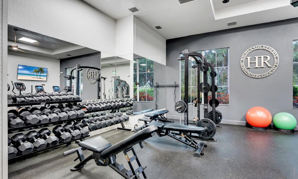 Activo con contrato: $875,000 (4 camas, 3 baños, 3410 Pies cuadrados)