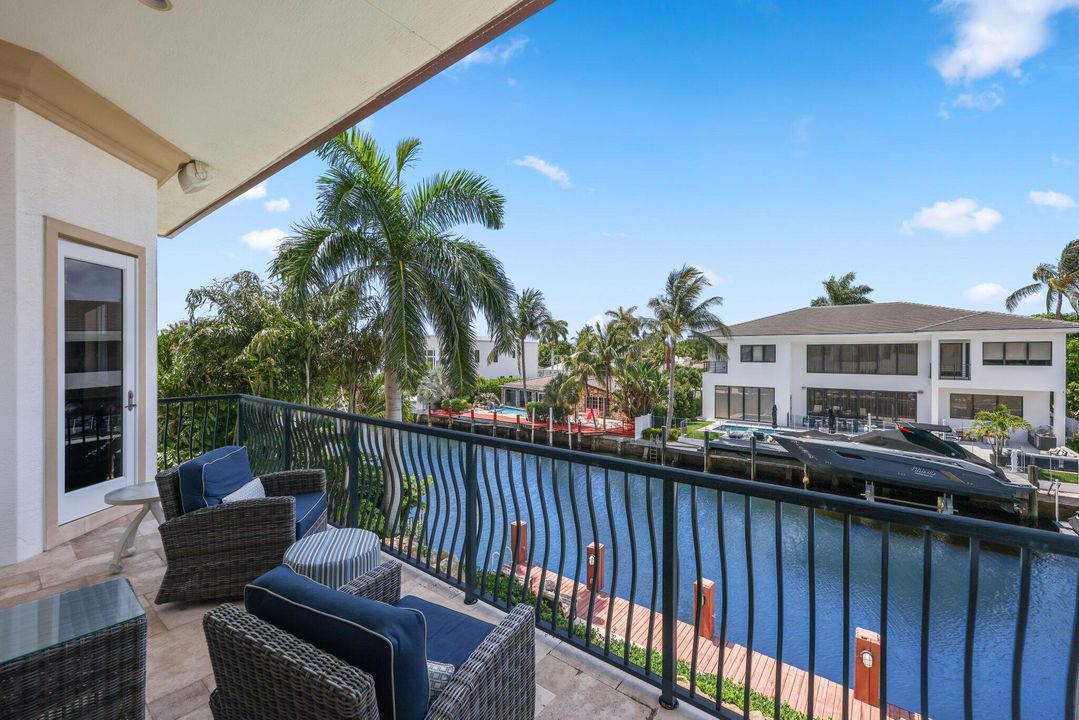 Под контрактом: $4,485,000 (7 спален, 7 ванн, 6907 Квадратных фут)