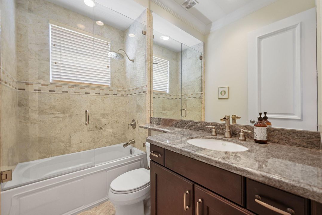 Под контрактом: $4,485,000 (7 спален, 7 ванн, 6907 Квадратных фут)