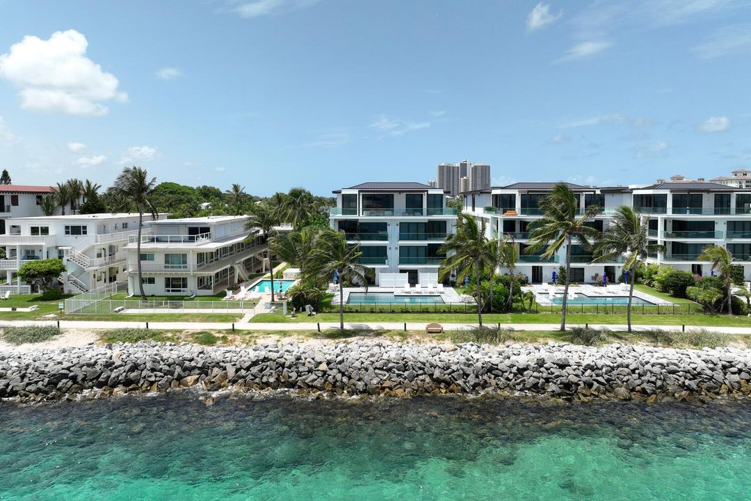 For Sale: $3,995,000 (3 beds, 3 baths, 2440 Square Feet)