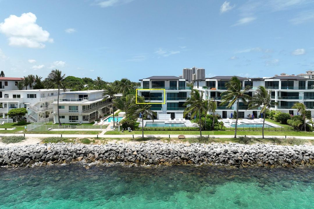 For Sale: $3,995,000 (3 beds, 3 baths, 2440 Square Feet)