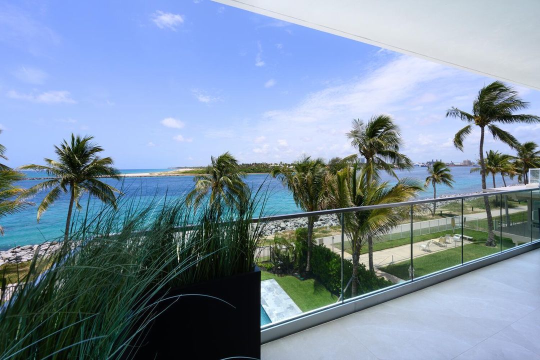 For Sale: $3,995,000 (3 beds, 3 baths, 2440 Square Feet)