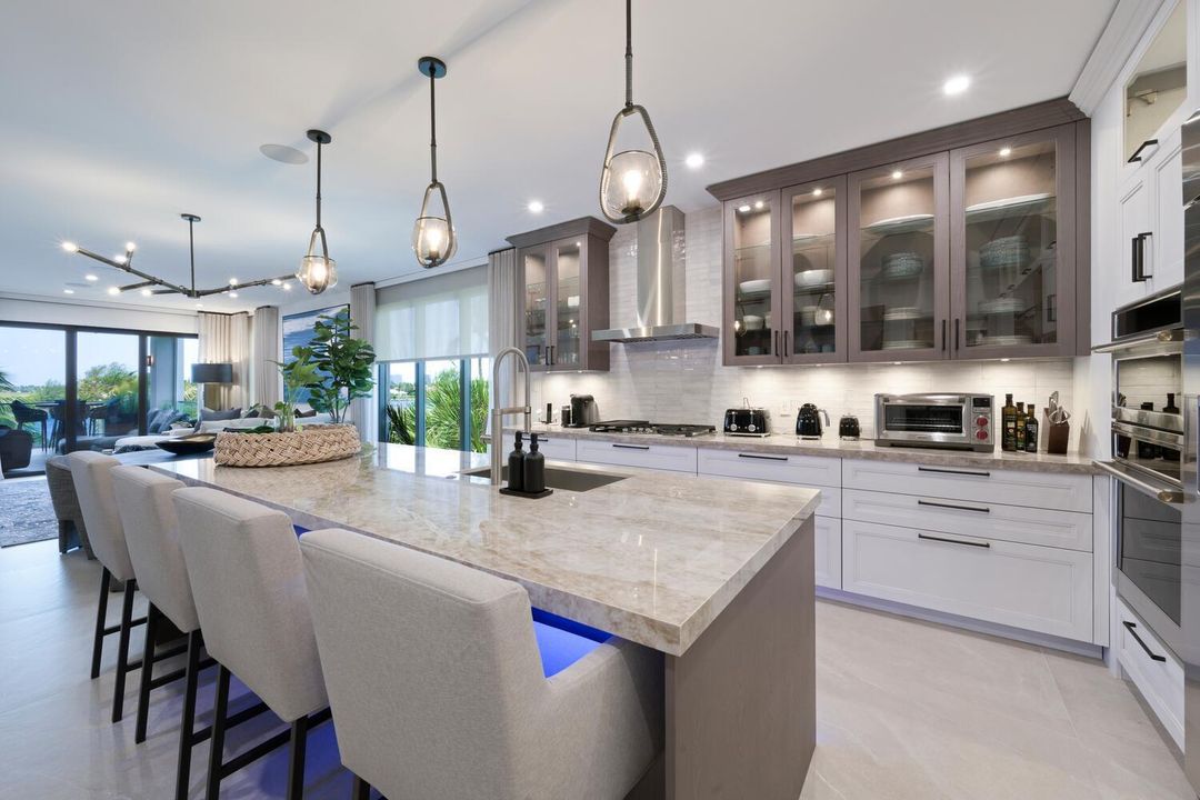 For Sale: $3,995,000 (3 beds, 3 baths, 2440 Square Feet)