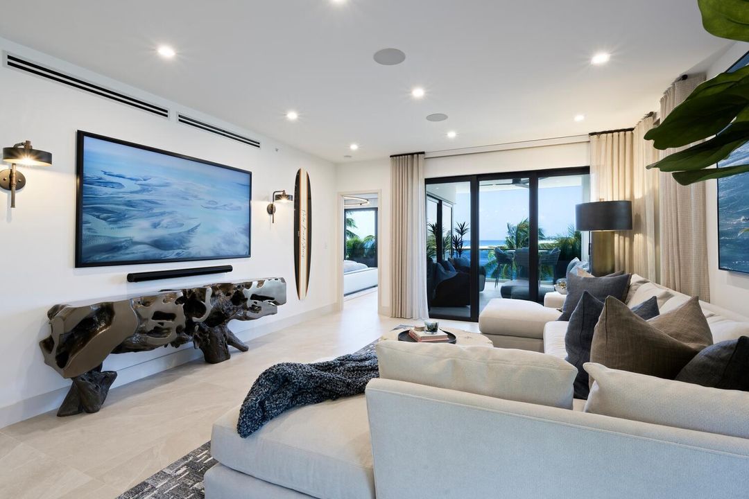 For Sale: $3,995,000 (3 beds, 3 baths, 2440 Square Feet)