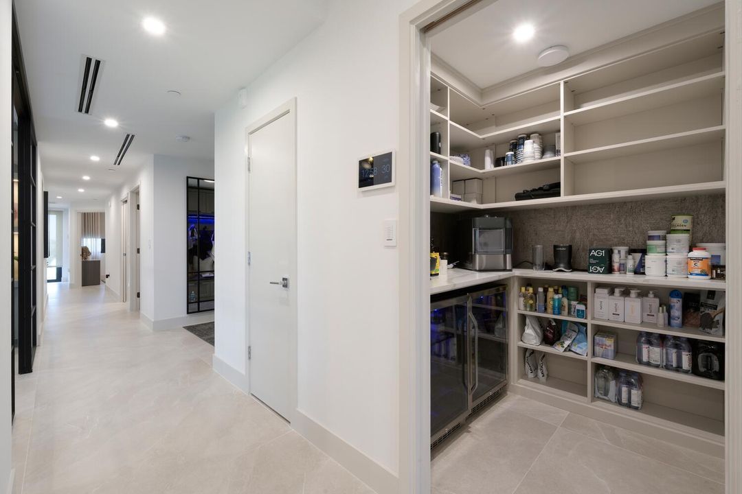 For Sale: $3,995,000 (3 beds, 3 baths, 2440 Square Feet)