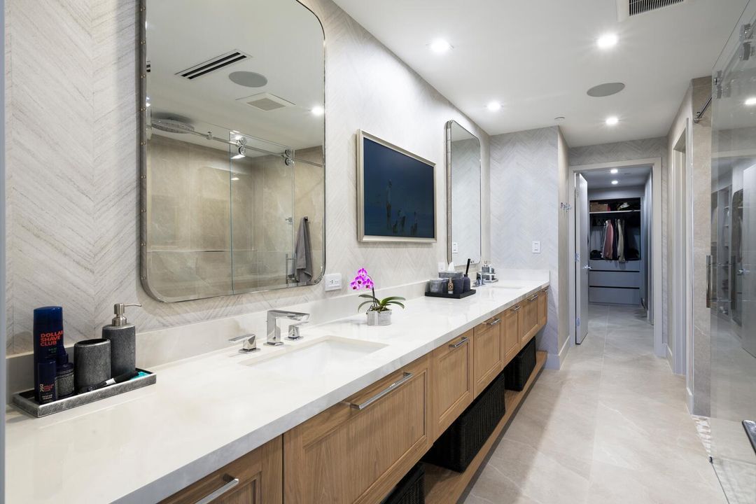 For Sale: $3,995,000 (3 beds, 3 baths, 2440 Square Feet)