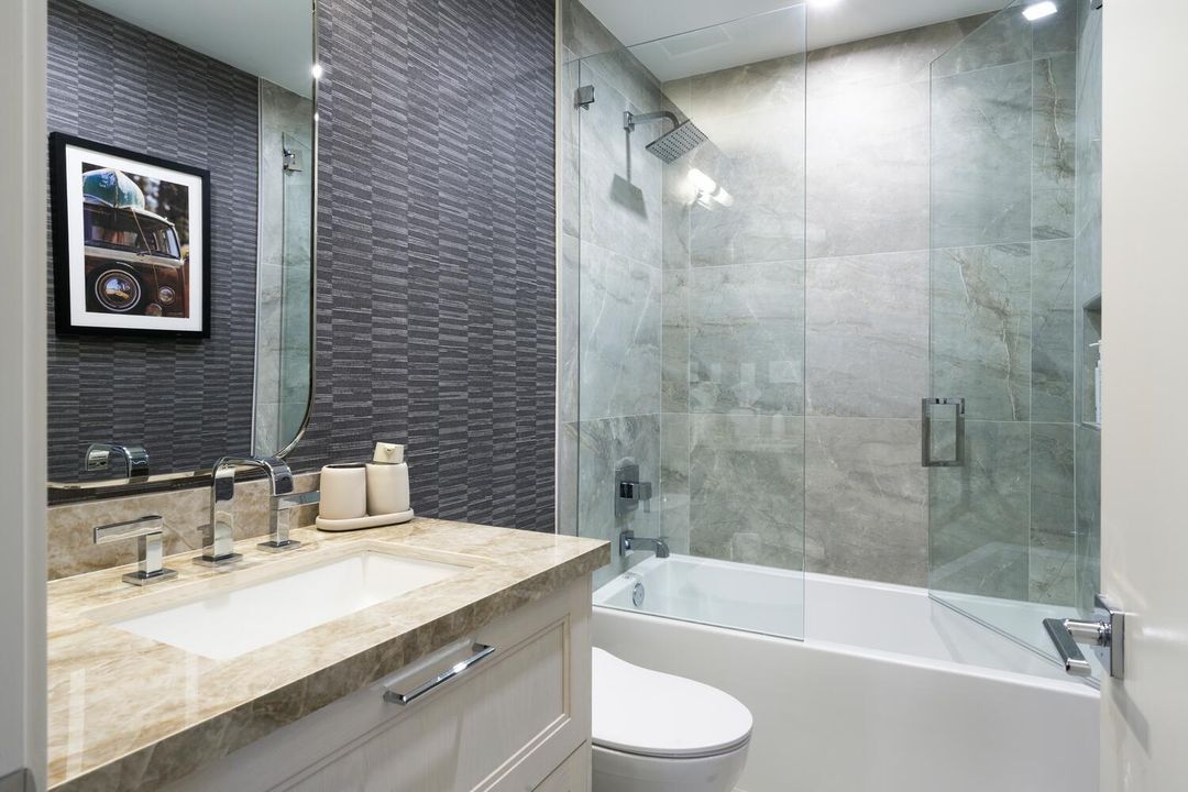 For Sale: $3,995,000 (3 beds, 3 baths, 2440 Square Feet)