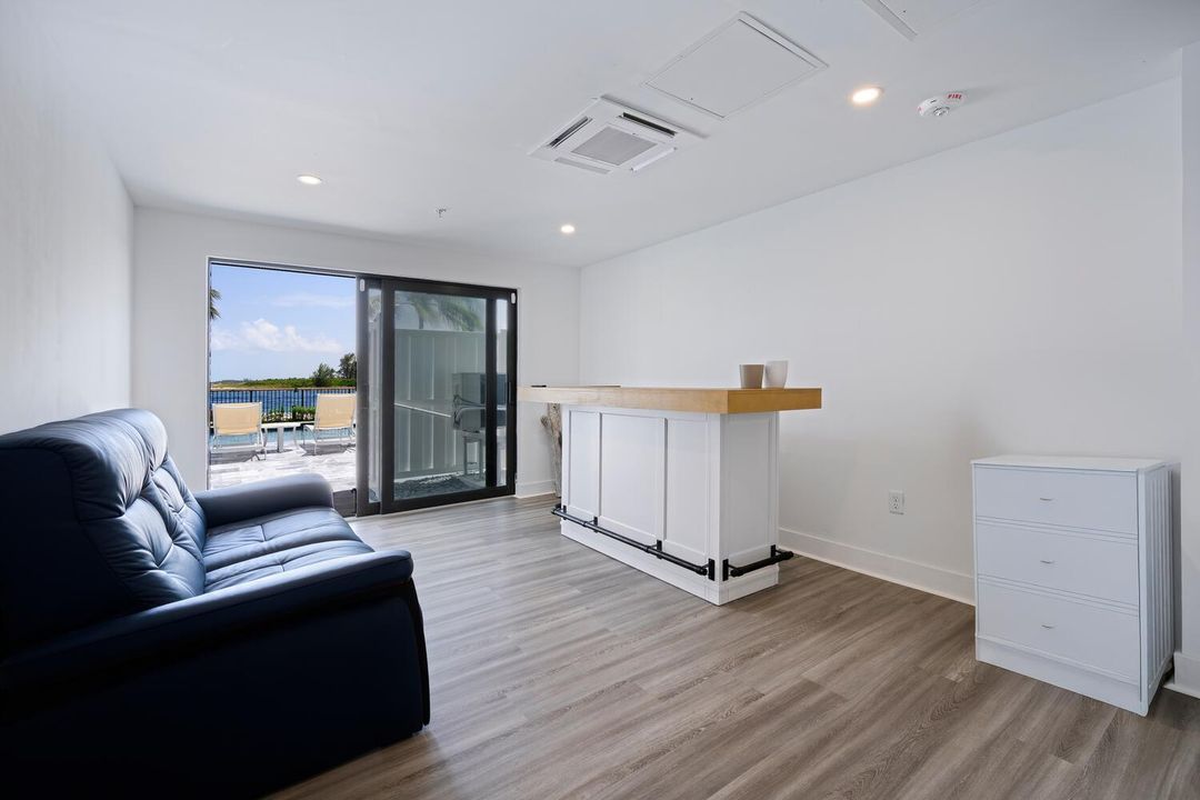 For Sale: $3,995,000 (3 beds, 3 baths, 2440 Square Feet)