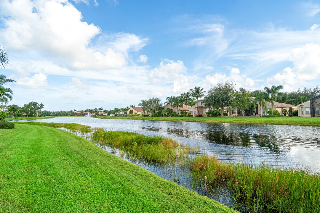 For Sale: $875,000 (4 beds, 2 baths, 2808 Square Feet)