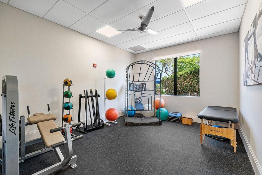 For Sale: $875,000 (4 beds, 2 baths, 2808 Square Feet)