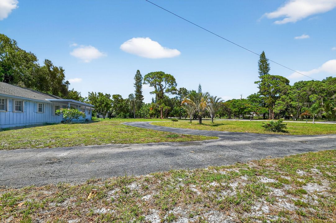 合同活跃: $995,000 (4 贝兹, 3 浴室, 2115 平方英尺)