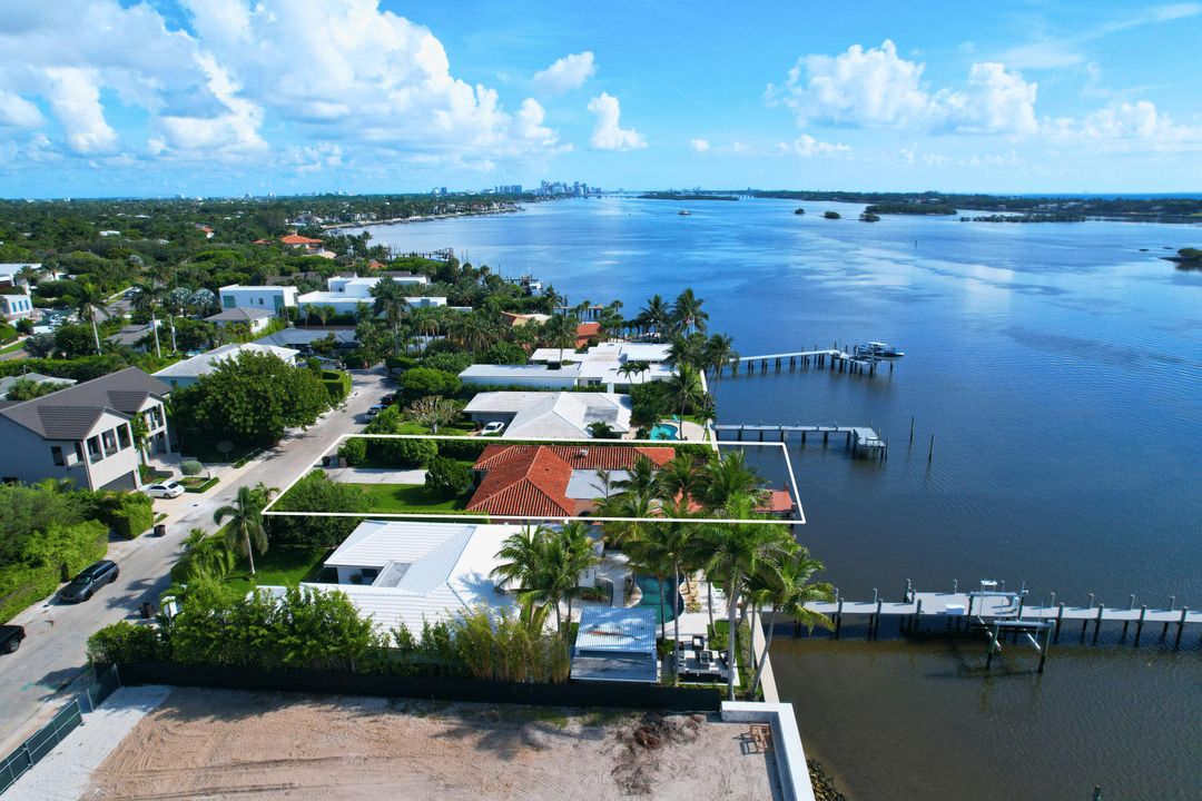 待售: $9,999,999 (2 贝兹, 2 浴室, 2332 平方英尺)