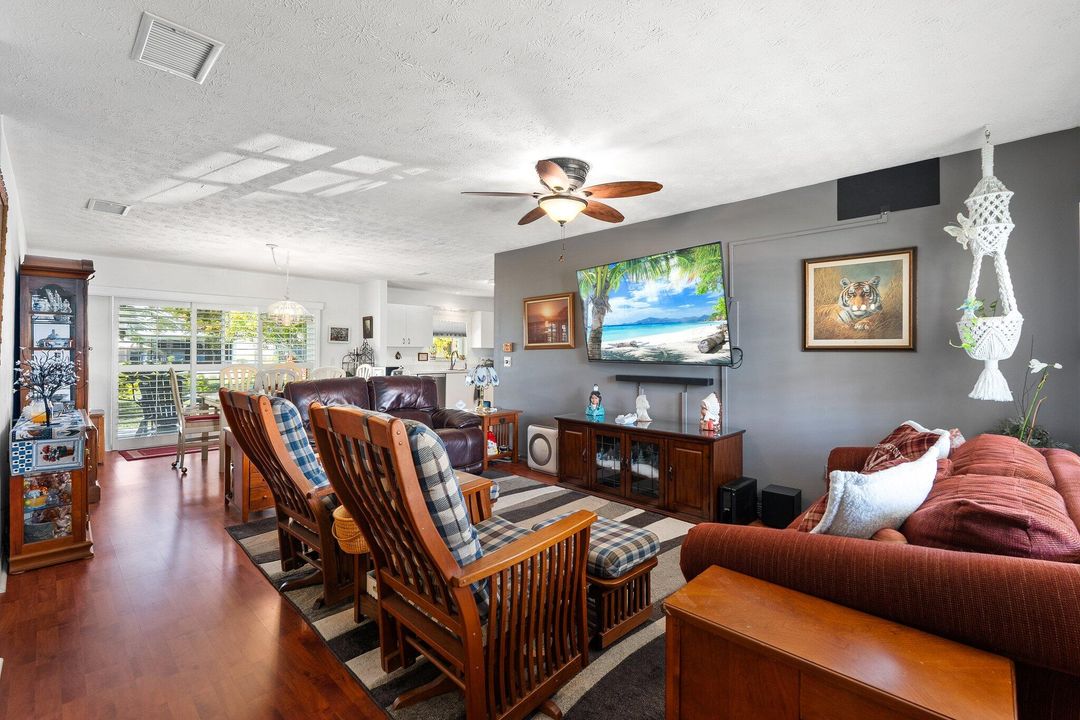 待售: $149,900 (2 贝兹, 2 浴室, 1135 平方英尺)