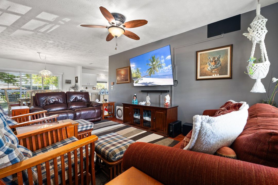 待售: $149,900 (2 贝兹, 2 浴室, 1135 平方英尺)