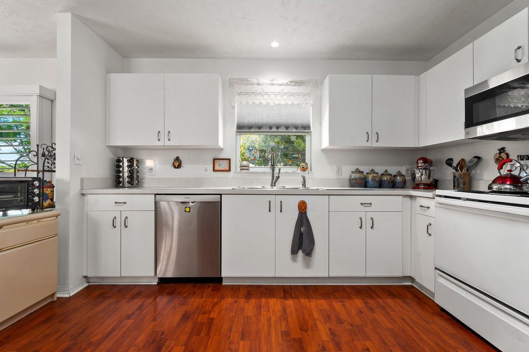 待售: $149,900 (2 贝兹, 2 浴室, 1135 平方英尺)