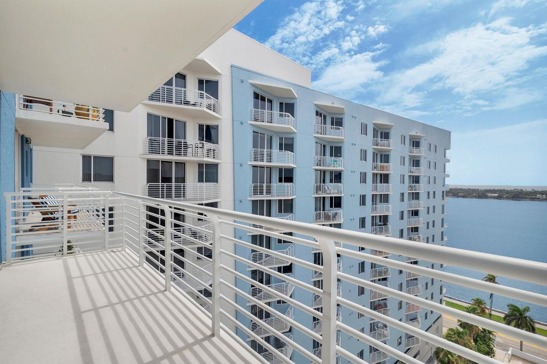 Activo con contrato: $875,000 (3 camas, 2 baños, 1625 Pies cuadrados)